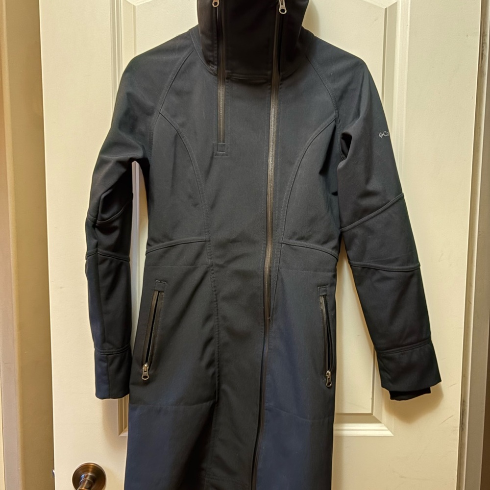 Columbia Women’s stylish black rain coat - Picture 1 of 4